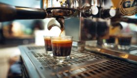 Perché il caffè al bar potrebbe arrivare a costare 2 euro