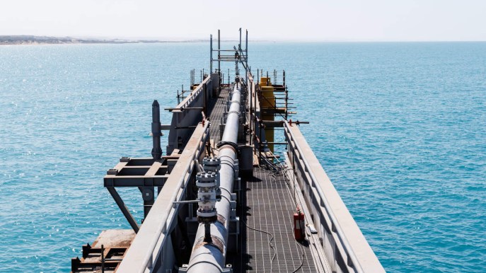 Eni, via all’estrazione del gas dal Canale di Sicilia: coprirà la metà della produzione italiana