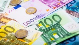 Meno prestiti alle famiglie a giugno, giù il tasso sui mutui in Italia ma resta il più alto d’Europa