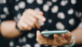 Truffa Inps, nuovo tentativo di smishing con link: come riconoscere sms falso