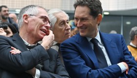 Stellantis, crisi infinita: prolungata la cigo ma Tavares e Elkann incassano milioni extra