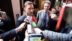 Totti vende la sua immobiliare agli israeliani: affare da 5 milioni di euro (e tante critiche)