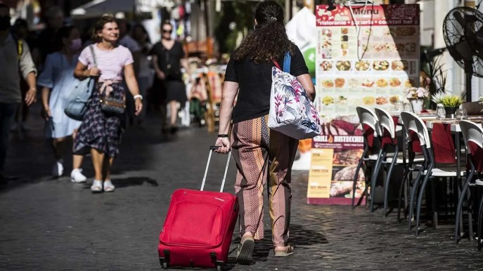 Tassa di soggiorno, raccolti 702 milioni di euro nel 2023. E spunta l’aumento fino a 25 euro