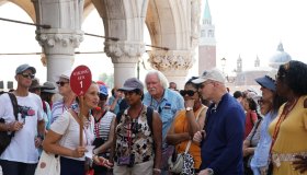 Case vacanza i numeri del boom: +150% in 10 anni, crescite record nelle città