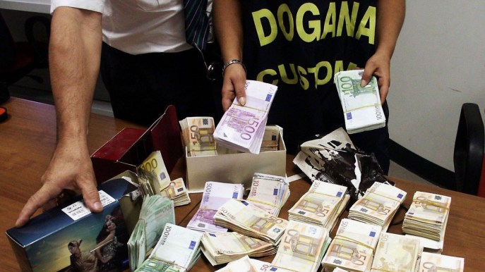 Denaro contante e carte prepagate, la stretta dell’Ue: i nuovi controlli