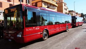 Roma, dal 2025 biglietto bus e metro a 2 euro: le nuove tariffe e agevolazioni in arrivo