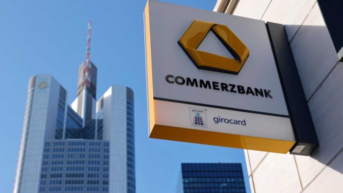 Commerzbank, il governo federale mette in vendita quota del 16,49%