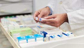 Farmaci introvabili e costosi in Italia, Aifa blocca l’esportazione e lancia l’allarme