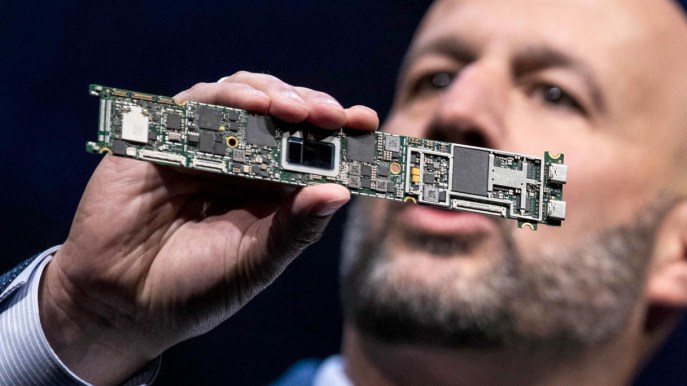 Intel, licenziamento per 17mila dipendenti: azioni in rialzo in vista della cura shock