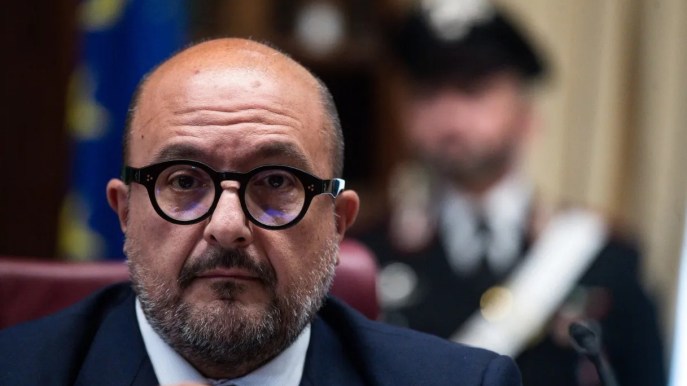 Sangiuliano indagato dalla procura di Roma per peculato e rivelazione di segreto d’ufficio