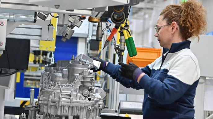 Stellantis blocca ancora Mirafiori: produzione della 500e ferma fino a ottobre