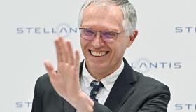 Stellantis, Tavares verso la scadenza del contratto: intanto le vendite affondano