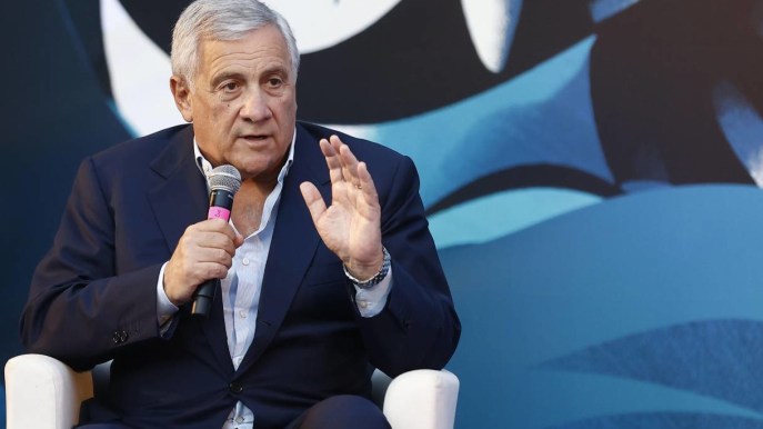 Tassa sugli extra profitti, Tajani favorevole a un contributo di solidarietà
