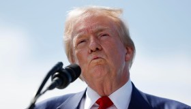 Trump promette il ritorno dei dazi: cosa rischia l’economia italiana