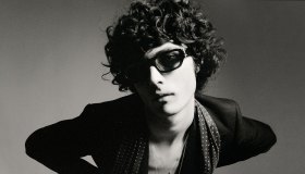 L’ottobre milanese indossa gli occhiali Püra, sono i più cool della stagione