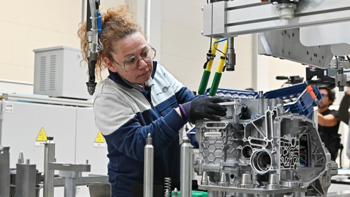 Confindustria smentisce il governo e taglia le stime di crescita, Pil +0,8% nel 2024