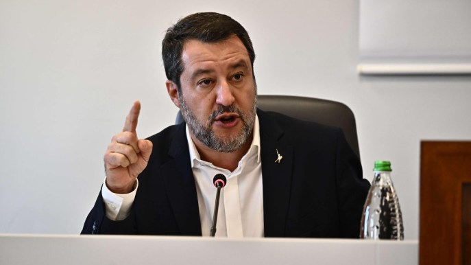 Flat tax fino a 100mila euro in bilico in Manovra, Salvini spinge per inserirla