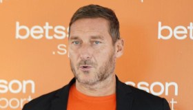 Francesco Totti potrebbe scendere in campo, un affare da 100 milioni