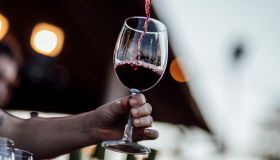 Crisi del vino, l’Italia dice no agli estirpi e propone vini con meno alcol