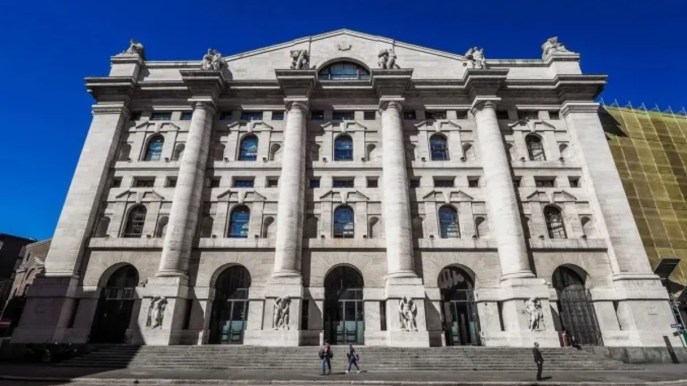 Borse europee chiudono in rosso, Milano poco sotto le parità: balzo di Italgas