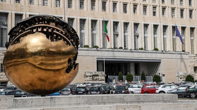 Concorso del Ministero degli Esteri per dirigenti, scadenza imminente: i requisiti del bando