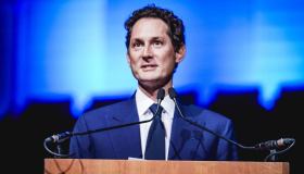 John Elkann non va in Parlamento per discutere della crisi Stellantis: Fontana contrariato
