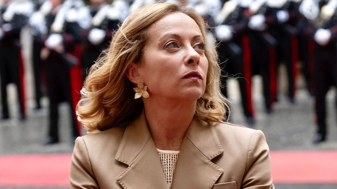 Meloni in alto nei sondaggi politici, il Movimento 5 Stelle sempre più in basso