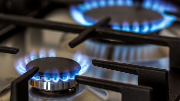 Prezzo del gas in forte rialzo (+4,5%), come influirà sui costi delle bollette questo inverno