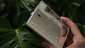 Philipp Plein ci consegna la sua carta di credito senza tetto di spesa