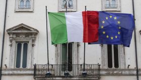 L’Ue taglia le stime di crescita dell’Italia, sorpasso della Francia