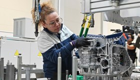 Produzione industriale in calo a settembre 2024, crollo dell’auto: -15%