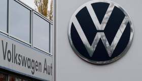 Volkswagen, quanto guadagnano i dipendenti: tra tagli e fabbriche a rischio
