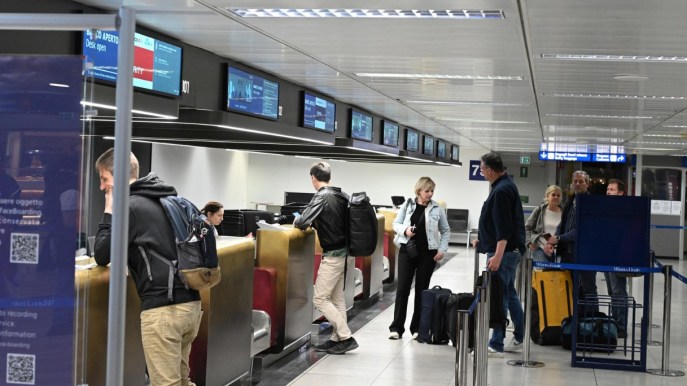 Sciopero aerei oggi 15 dicembre, caos negli aeroporti italiani: l’elenco dei voli garantiti