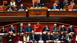 Aumento allo stipendio dei ministri non parlamentari, polemica sull’emendamento in Manovra
