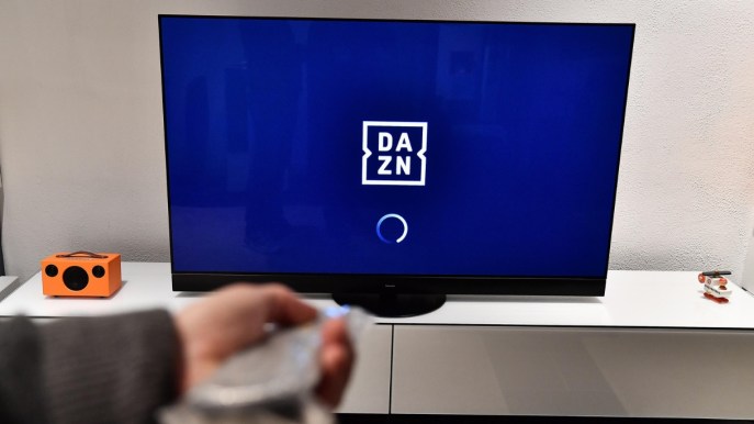 Lotta alla pirateria, Dazn non interrompe le offerte: i prezzi sono crollati