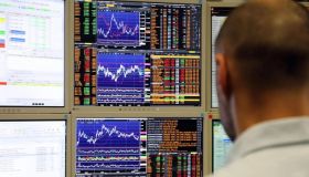 La Borsa del 9 dicembre, Piazza Affari chiude in rosso a -0,5% ma regge il comparto del lusso