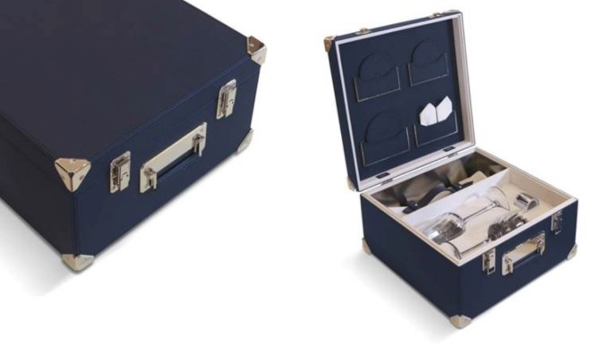 Avete mai regalato un baule porta champagne? Ecco il cadeau luxury per questo Natale