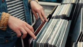 L’economia della nostalgia: quanto e perché paghiamo per rivivere gli anni ’90